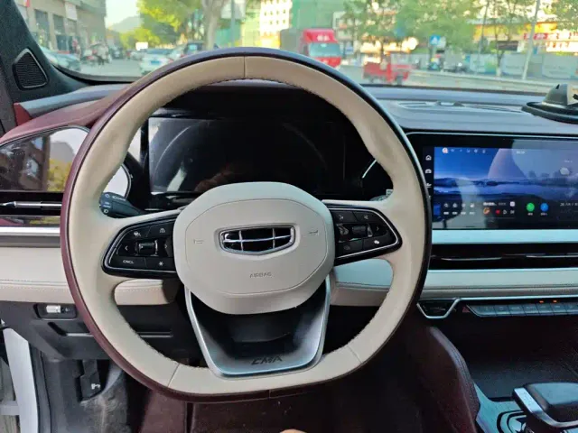 Geely Xingyue L — Фото автомобиля 3