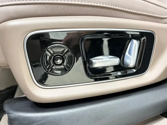 Li Auto L7 — Фото автомобиля 17
