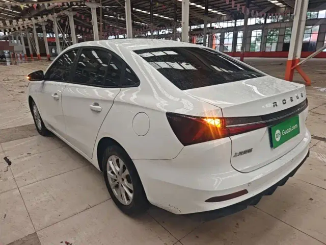 Roewe i5 — Фото автомобиля 4