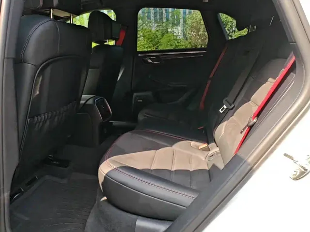 Porsche Macan — Фото автомобиля 6