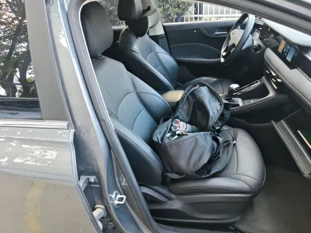 Roewe i5 — Фото автомобиля 3