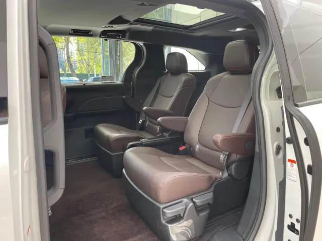 Toyota Granvia — Фото автомобиля 12