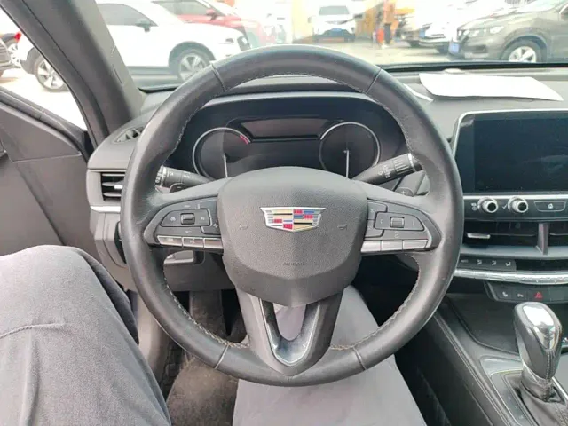 Cadillac CT4 — Фото автомобиля 10