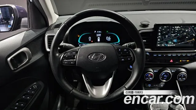 Hyundai Venue — Фото автомобиля 13