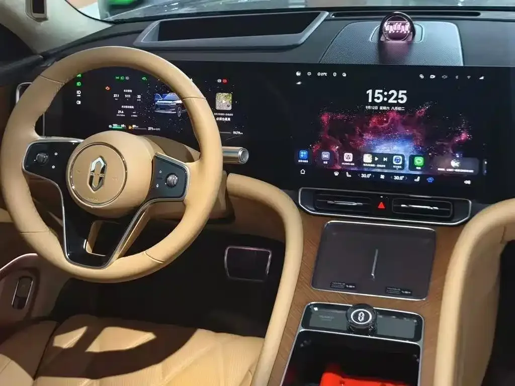 AITO Wenjie AITO M9 2025 Extended Range Ultra 52kWh 6-Seater — Фото автомобиля 5