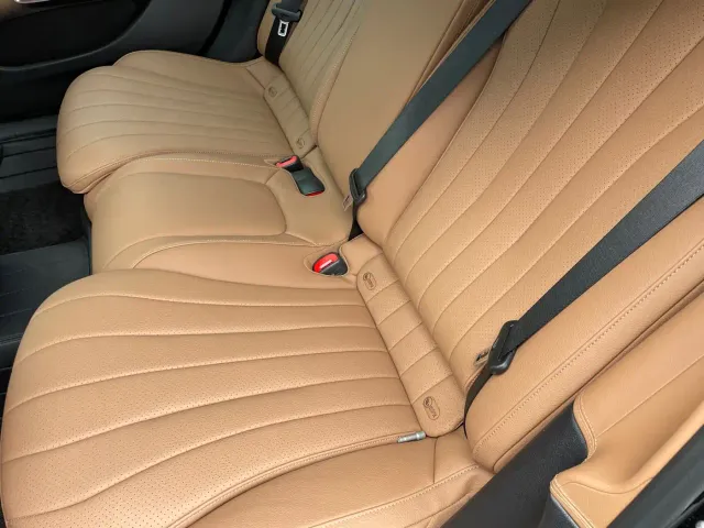 Mercedes-Benz E-Class — Фото автомобиля 10