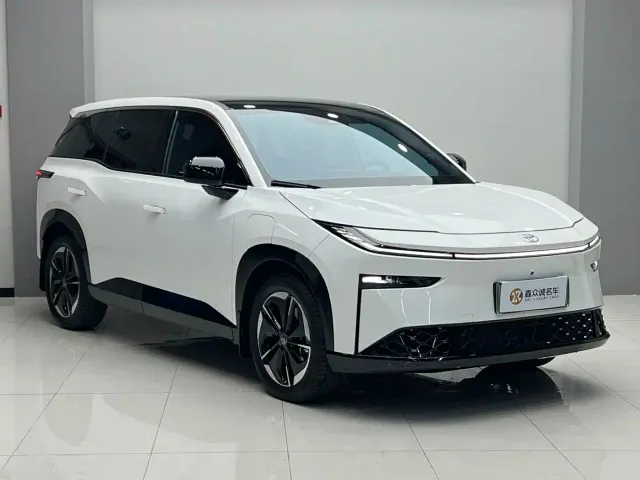 Toyota BoZhi 3X — Фото автомобиля 2