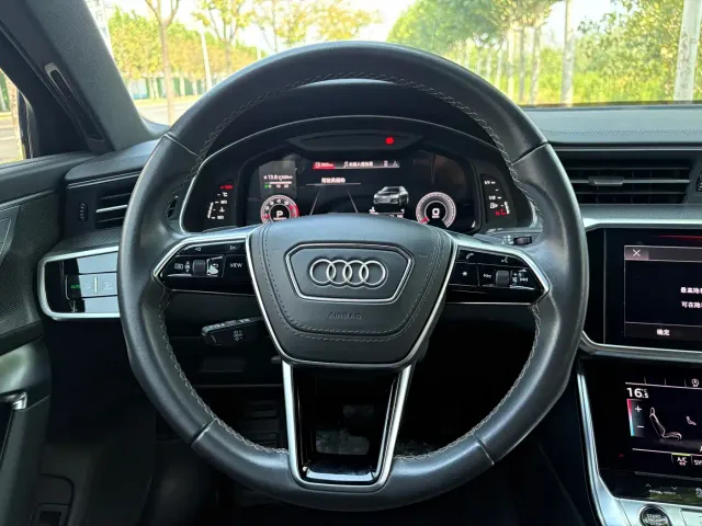 Audi A6L — Фото автомобиля 15