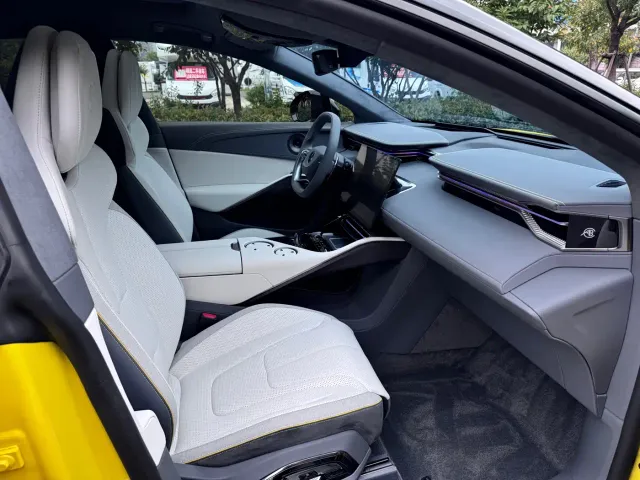 Lotus Eletre — Фото автомобиля 10