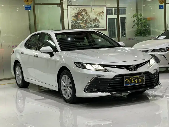 Toyota Camry — Фото автомобиля 3