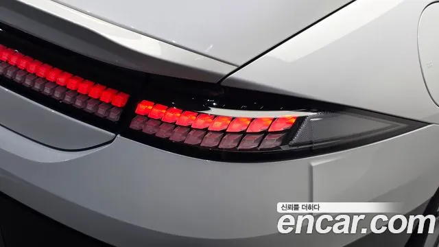Hyundai Ioniq 6 — Фото автомобиля 8