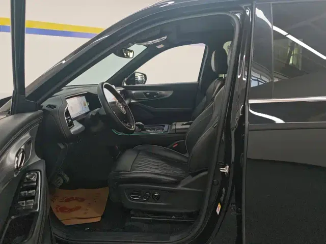 GAC Trumpchi GS8 — Фото автомобиля 9
