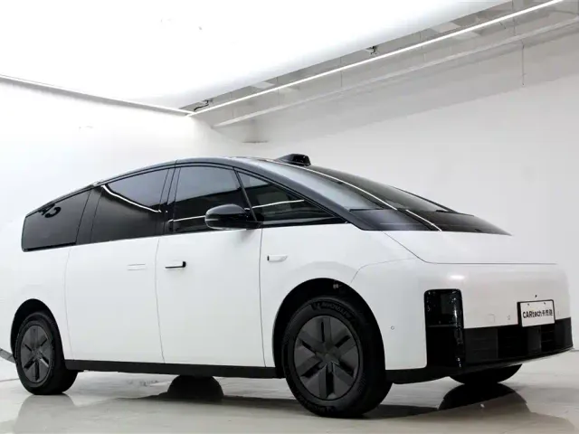 Li Auto MEGA — Фото автомобиля 2