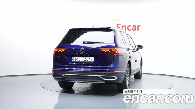 Volkswagen Tiguan — Фото автомобиля 4