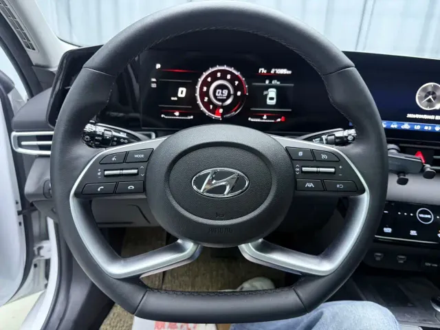 Hyundai Elantra — Фото автомобиля 20