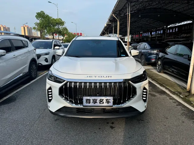 Jetour X70 Plus — Фото автомобиля 2