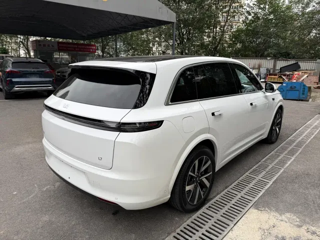 Li Auto L7 — Фото автомобиля 5