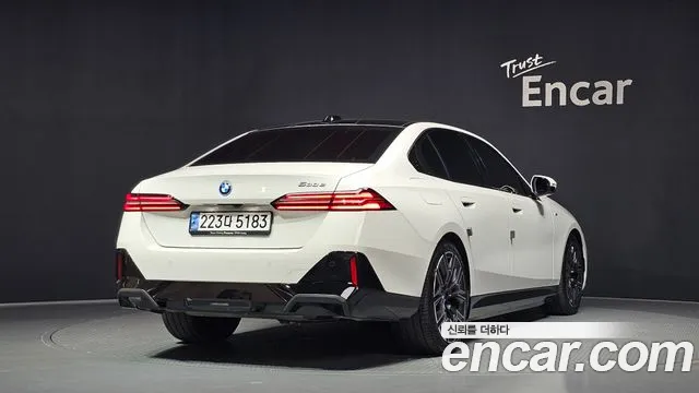 BMW 5-Series 5 серия (G60) — Фото автомобиля 2