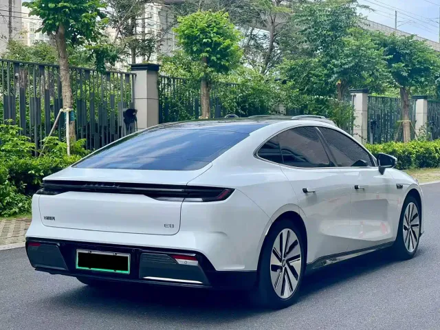 Geely Galaxy E8 — Фото автомобиля 9