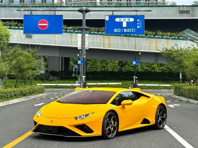 Lamborghini Huracan — Фото автомобиля 3
