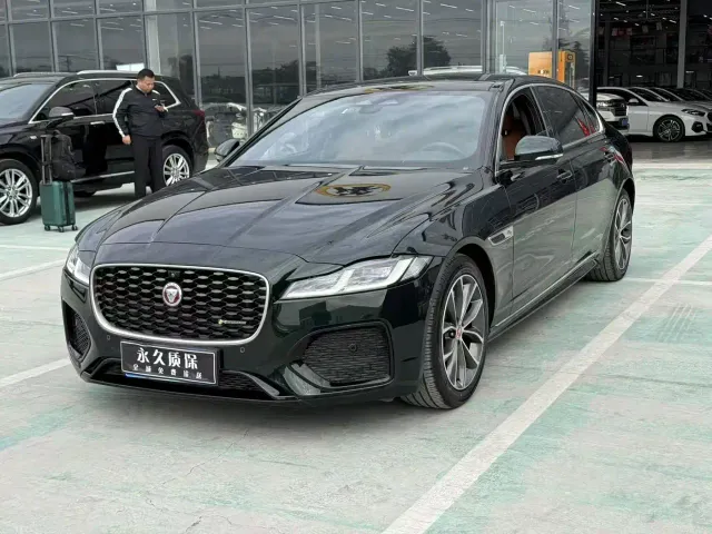 Фотография автомобиля — Jaguar XFL