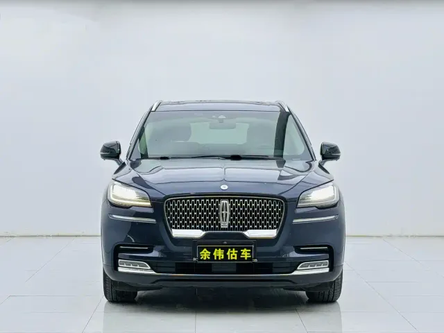 Lincoln Aviator — Фото автомобиля 2