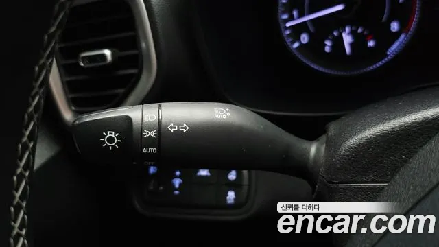 Hyundai Venue — Фото автомобиля 30