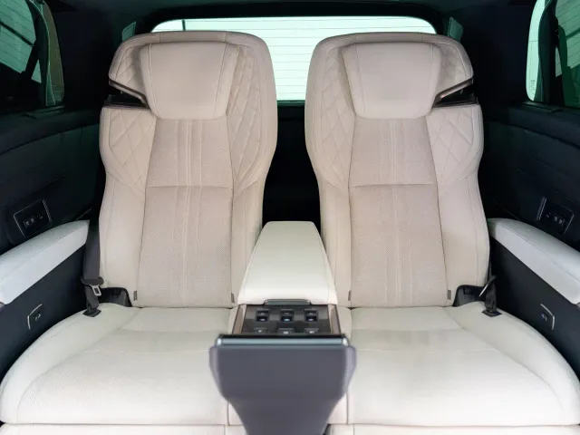 Lexus LM — Фото автомобиля 10