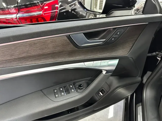 Audi A7L — Фото автомобиля 8