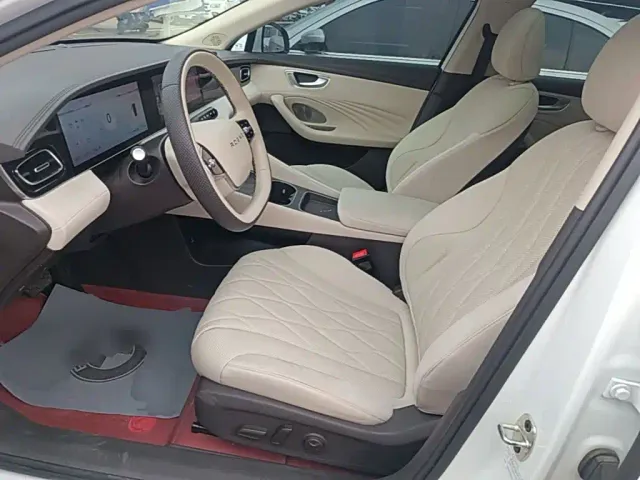 Roewe D7 — Фото автомобиля 14