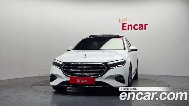 Mercedes-Benz E-Class — Фото автомобиля 3