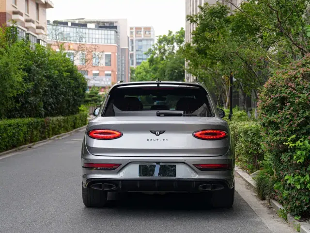 Bentley Bentayga — Фото автомобиля 6
