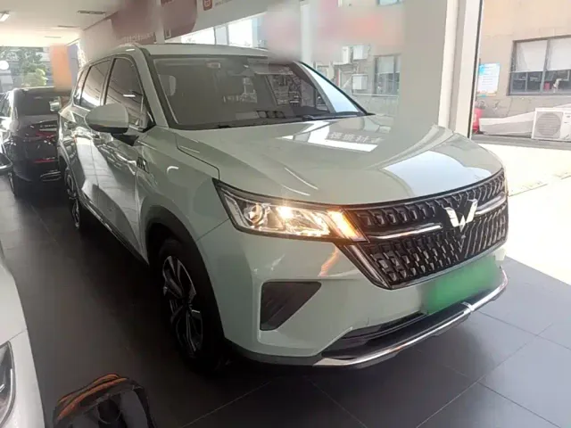 Wuling Asta — Фото автомобиля 3