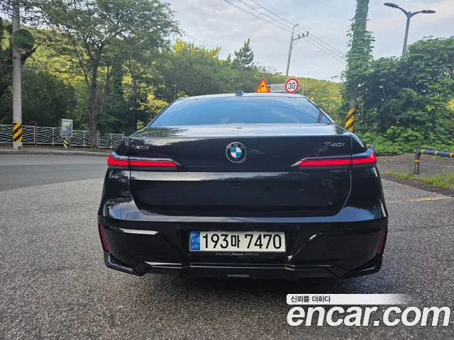 BMW 7 Series G70 — Фото автомобиля 5