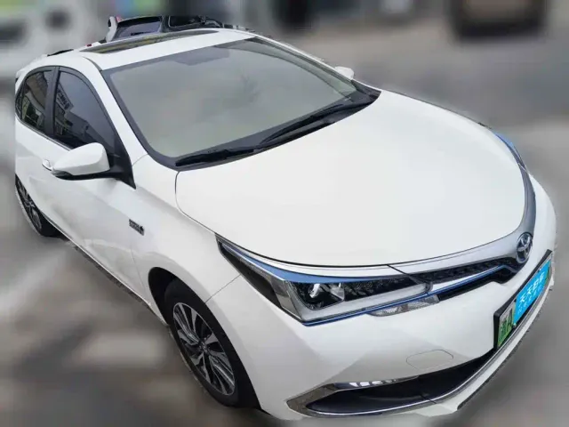 Toyota Corolla Twin Engine E+ — Фото автомобиля 3