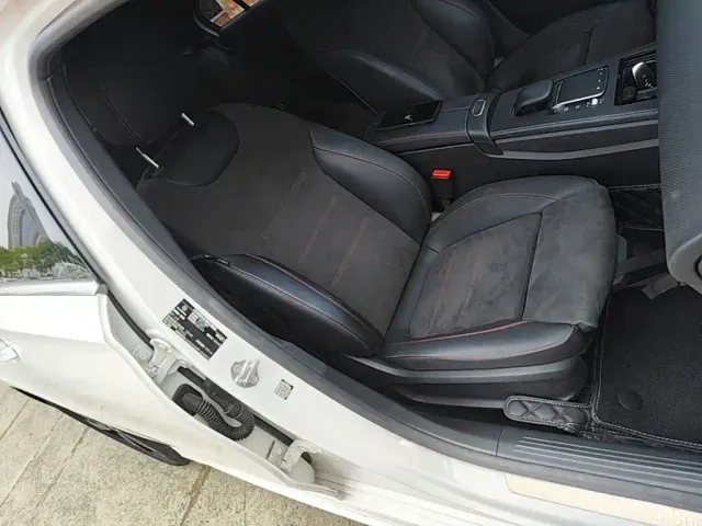 Mercedes-Benz A-Class — Фото автомобиля 24