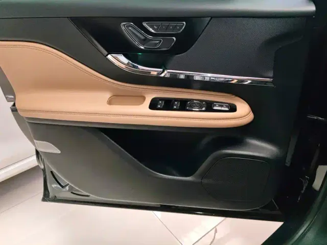 Lincoln Corsair — Фото автомобиля 7
