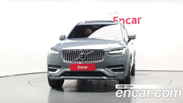 Вольво XC90 — Фото автомобиля 3