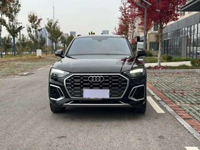 Audi Q5L — Фото автомобиля 2