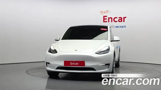 Tesla Model Y — Фото автомобиля 2
