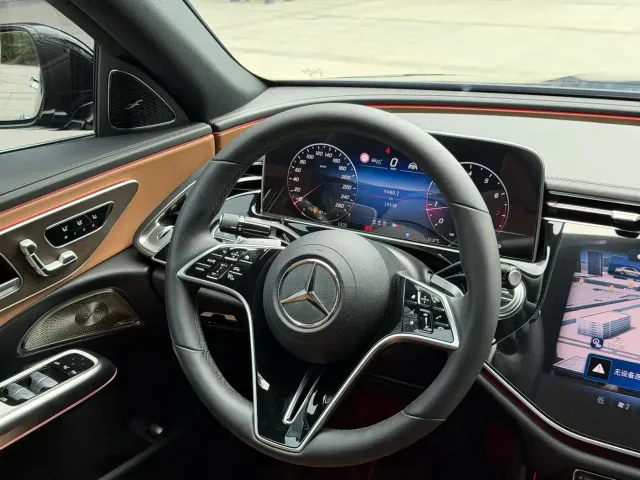 Mercedes-Benz E-Class — Фото автомобиля 9