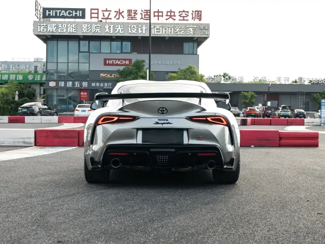Toyota Supra — Фото автомобиля 3