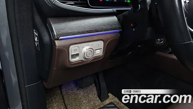Mercedes-Benz GLE-Class — Фото автомобиля 24