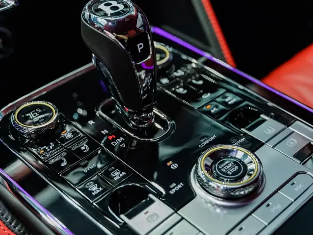 Bentley Flying Spur 2022 4.0T V8 Standard — Фото автомобиля 15