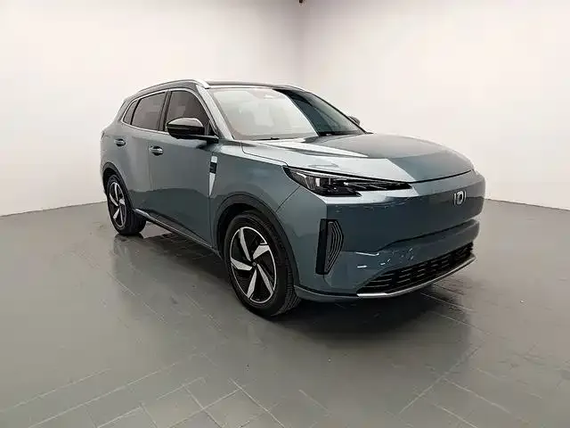 Changan Qiyuan Q05 — Фото автомобиля 3