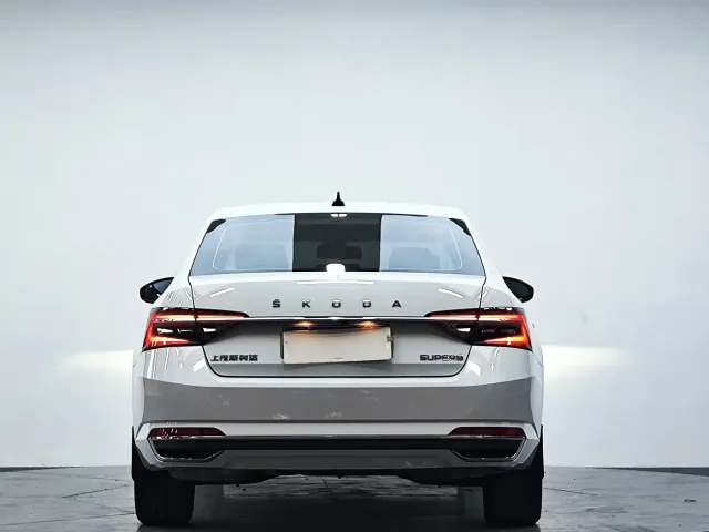 Skoda Superb — Фото автомобиля 7