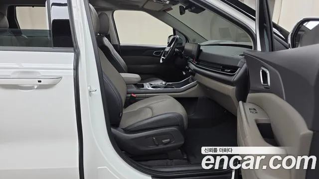 Kia Carnival Generation 4 — Фото автомобиля 25