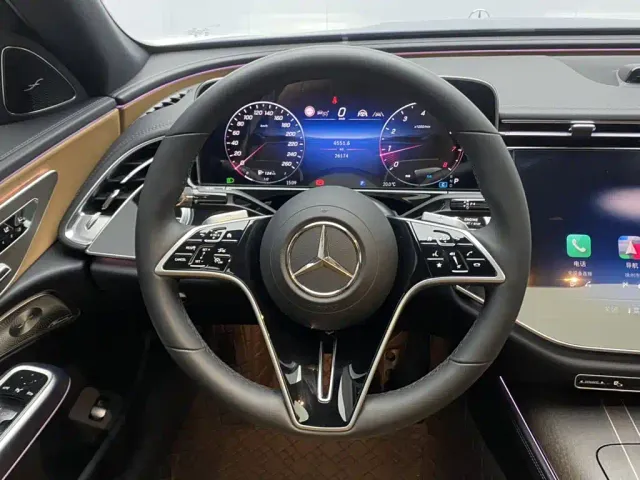Mercedes-Benz E-Class — Фото автомобиля 14