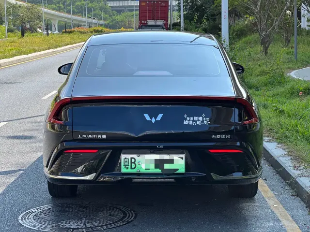 Wuling Starlight — Фото автомобиля 7