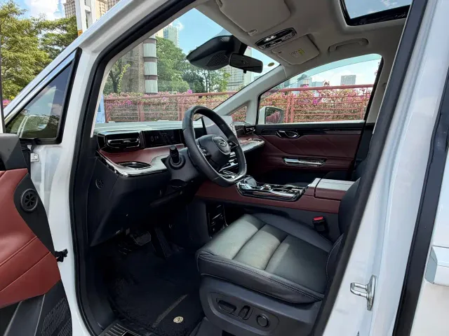 GAC Trumpchi E8 — Фото автомобиля 5